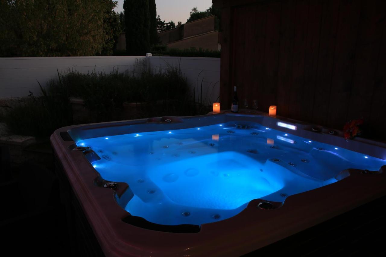 Chalet Mont Ventoux Et Chalet Vip Camaret-sur-Aigues エクステリア 写真
