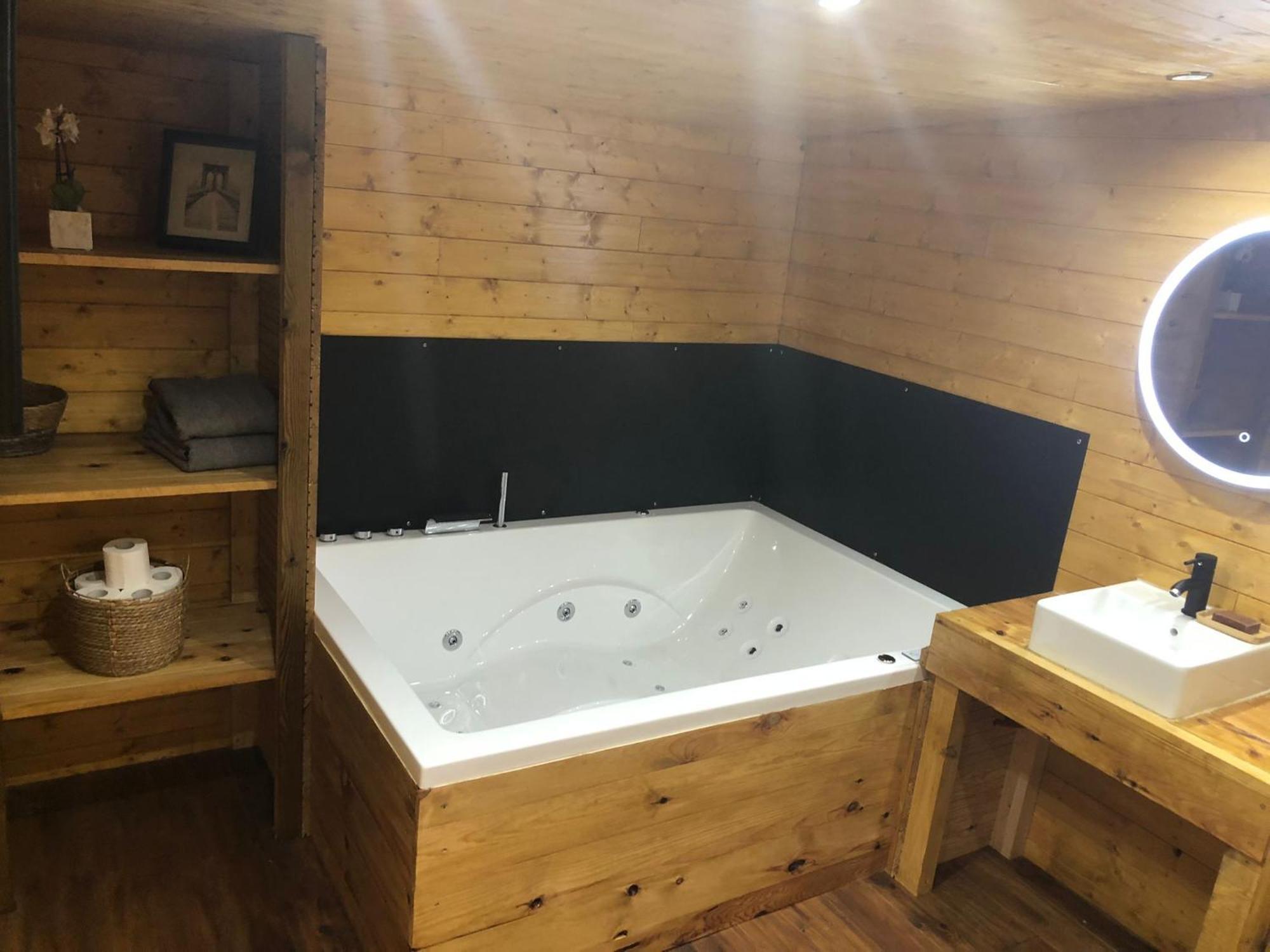 Chalet Mont Ventoux Et Chalet Vip Camaret-sur-Aigues 部屋 写真