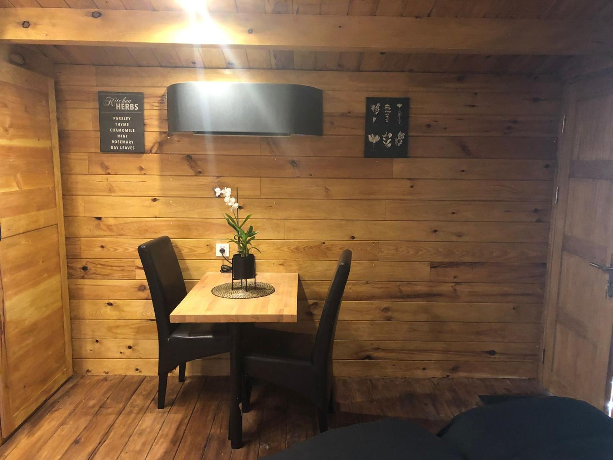 Chalet Mont Ventoux Et Chalet Vip Camaret-sur-Aigues 部屋 写真