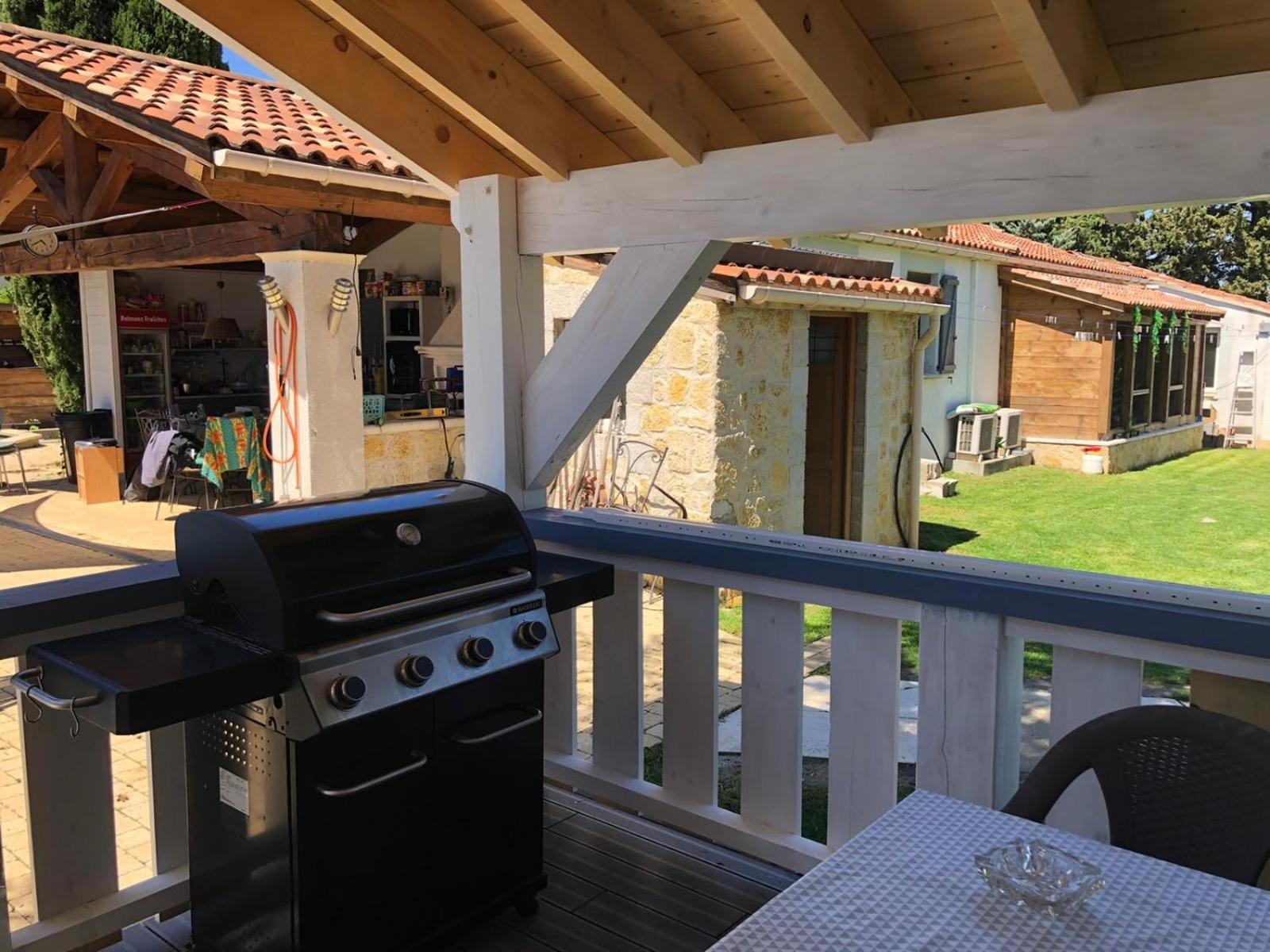 Chalet Mont Ventoux Et Chalet Vip Camaret-sur-Aigues エクステリア 写真